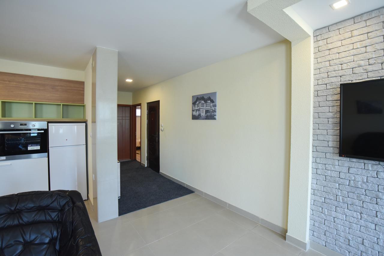 City Center Apartments Pirot Buitenkant foto