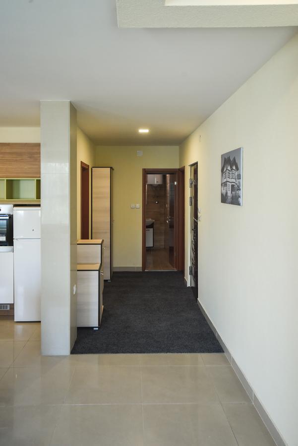 City Center Apartments Pirot Buitenkant foto